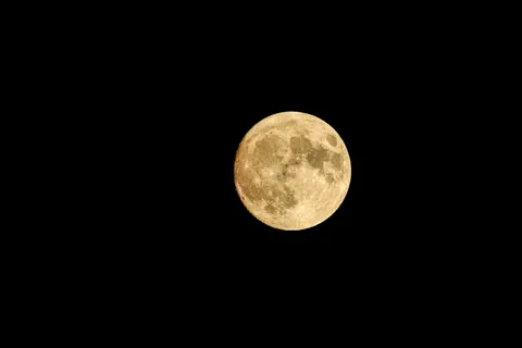 Full Moon 4K Wallpaper · space · 3840×2560