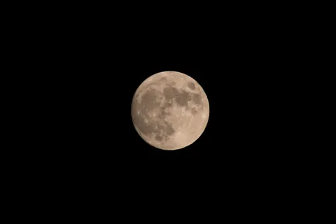 Full Moon 4K Wallpaper · space · 3840×2560
