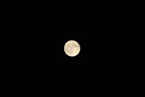 Full Moon 4K Wallpaper · space · 3840×2560