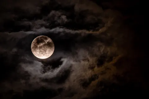 Full Moon 4K Wallpaper · space · 3840×2555