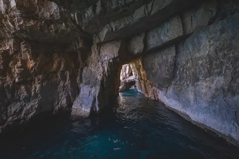 Sea Cave 4K Wallpaper · ocean · 3840×2560
