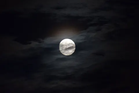 Full Moon 4K Wallpaper · space · 3840×2560