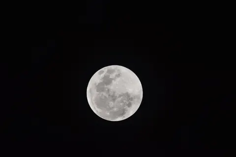 Full Moon 4K Wallpaper · space · 3840×2560