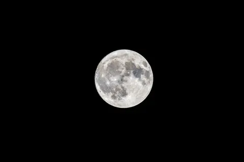Full Moon 4K Wallpaper · space · 3840×2563