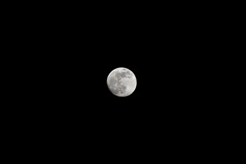 Full Moon 4K Wallpaper · space · 3840×2560
