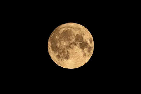 Full Moon 4K Wallpaper · space · 3840×2560