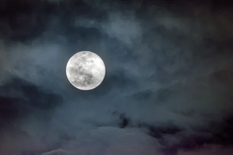 Full Moon 4K Wallpaper · space · 3840×2560