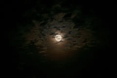Full Moon 4K Wallpaper · space · 3840×2563