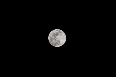 Full Moon 4K Wallpaper · space · 3840×2560