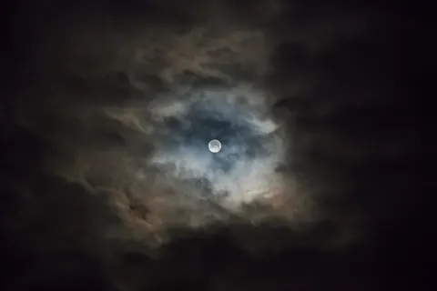 Full Moon 4K Wallpaper · space · 3840×2560