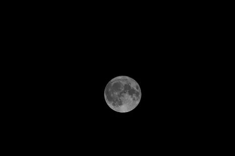 Full Moon 4K Wallpaper · space · 3840×2560