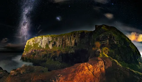 Milky Way over Sea 4K Wallpaper · space · 3840×2208