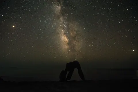 Milky Way over Sea 4K Wallpaper · space · 3840×2560