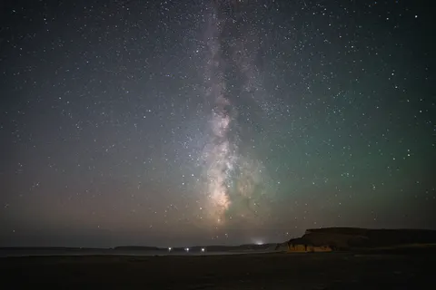 Milky Way over Sea 4K Wallpaper · space · 3840×2560