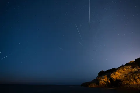 Meteor Shower 4K Wallpaper · space · 3840×2561