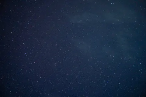 Meteor Shower 4K Wallpaper · space · 3840×2560