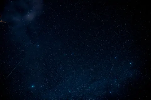 Meteor Shower 4K Wallpaper · space · 3840×2560