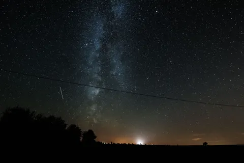 Meteor Shower 4K Wallpaper · space · 3840×2563
