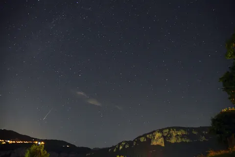 Fond d'écran Pluie de météores 4K · space · 3840×2560