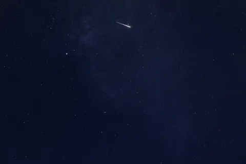 Meteor Shower 4K Wallpaper · space · 3840×2560