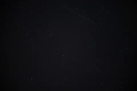 Meteor Shower 4K Wallpaper · space · 3840×2560
