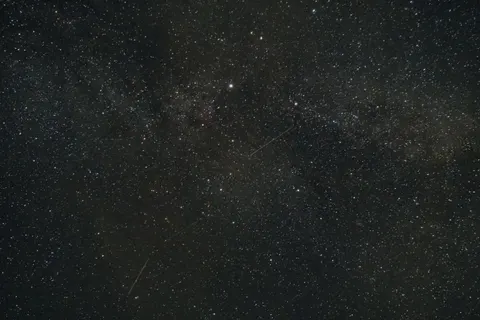 Meteor Shower 4K Wallpaper · space · 3840×2560