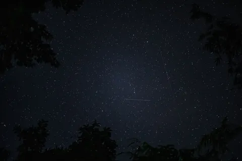 Meteor Shower 4K Wallpaper · space · 3840×2560