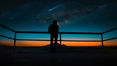 Meteor Shower 4K Wallpaper · space · 3840×2195
