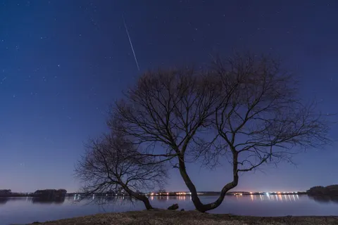 Meteor Shower 4K Wallpaper · space · 3840×2560