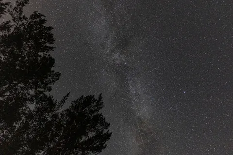 Meteor Shower 4K Wallpaper · space · 3840×2560