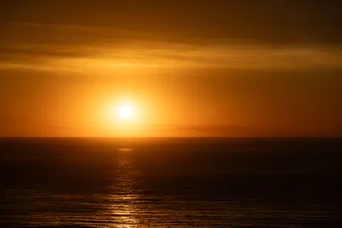 والپیپر غروب اقیانوس با کیفیت 4K · ocean · 3840×2561
