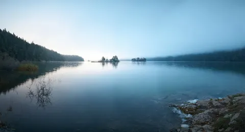 안개 낀 산호수 4K 배경화면 · nature · 3840×2082