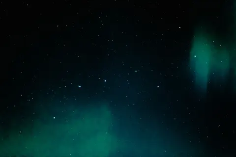 Green Aurora 4K Wallpaper · space · 3840×2560