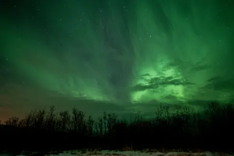 Green Aurora 4K Wallpaper · space · 3840×2560