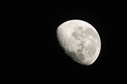 Moon Craters 4K Wallpaper · space · 3840×2560