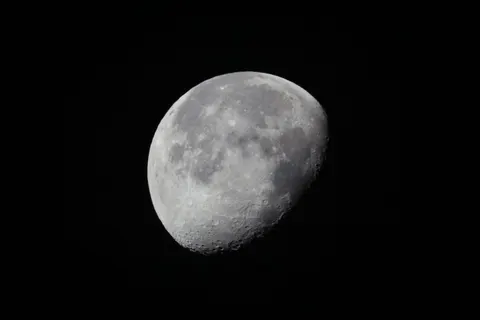 Moon Craters 4K Wallpaper · space · 3840×2560