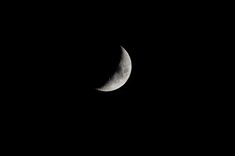 Moon Craters 4K Wallpaper · space · 3840×2560