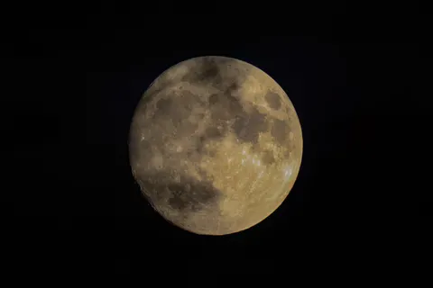 Moon Craters 4K Wallpaper · space · 3840×2561
