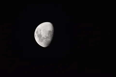 Moon Craters 4K Wallpaper · space · 3840×2560