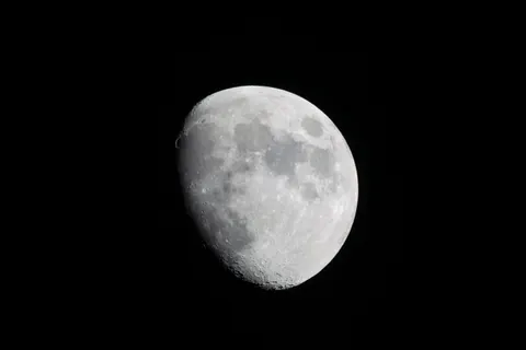 Moon Craters 4K Wallpaper · space · 3840×2560