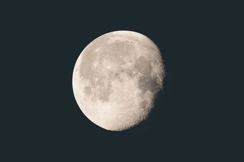 Moon Craters 4K Wallpaper · space · 3840×2560