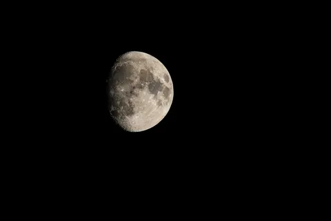 Moon Craters 4K Wallpaper · space · 3840×2560