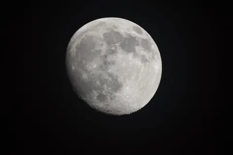 Moon Craters 4K Wallpaper · space · 3840×2560