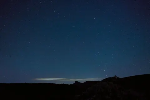 Yıldızlı Siluet 4K Duvar Kağıdı · space · 3840×2560