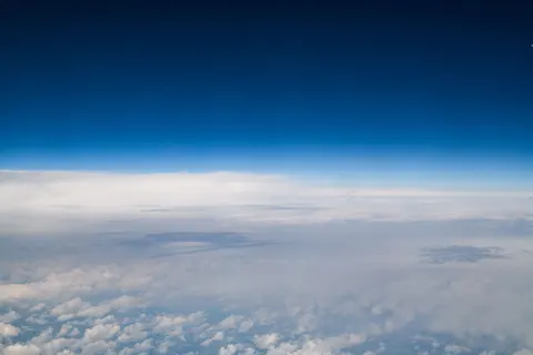 Fond d'écran La Terre depuis l'espace 4K · space · 3840×2560
