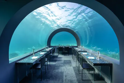 والپیپر آبی عمیق با کیفیت 4K · underwater · 3840×2560