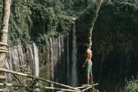 Hình nền Thác Nước Rừng Rậm 4K · waterfall · 3840×2561
