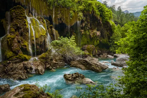 Hình nền Thác Nước Rừng Rậm 4K · waterfall · 3840×2560