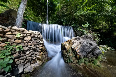 Jungle Waterfall 4K Wallpaper · waterfall · 3840×2560