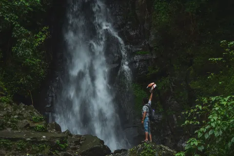 Hình nền Thác Nước Rừng Rậm 4K · waterfall · 3840×2560